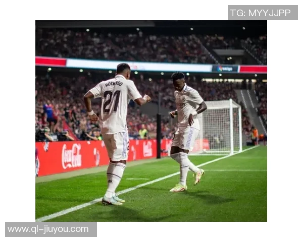 拉菲尼亚在社交媒体上向阿尔巴致敬感慨曾共战球场的荣耀时刻