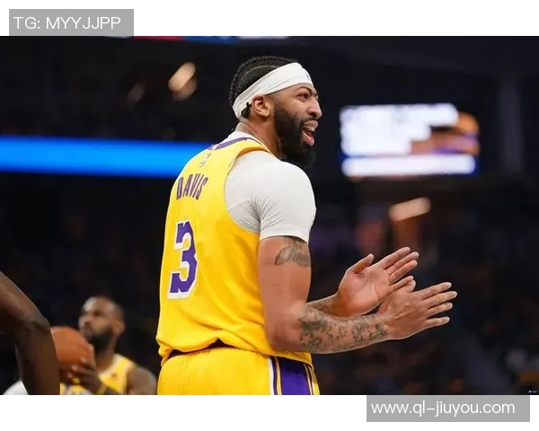 浓眉称赞里夫斯表现出色球迷高喊MVP展现支持与期待