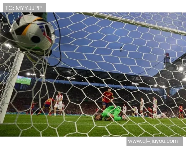 19岁科隆前锋马拉拒绝多特邀请因不愿与哥哥分开